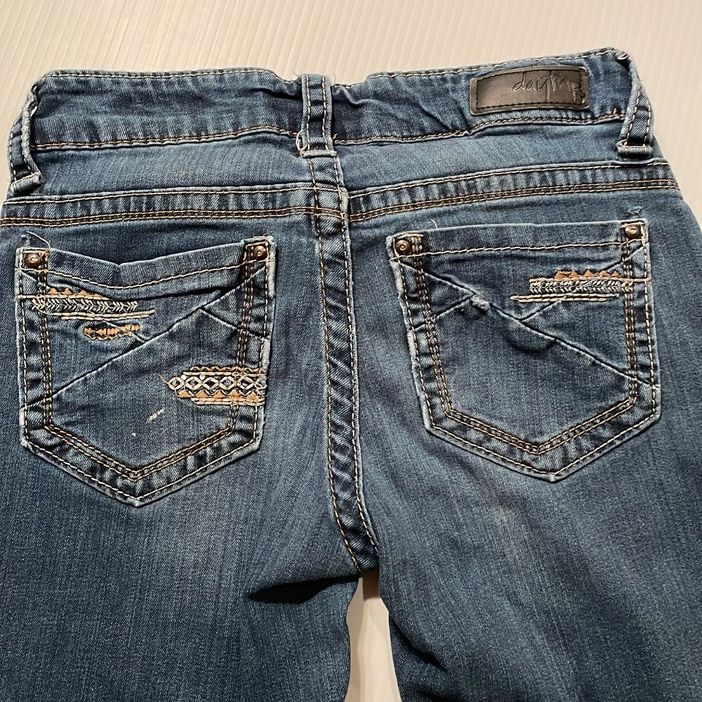 Daytrip Lynx skinny, distressed blue jeans.  Women’s Size 26
